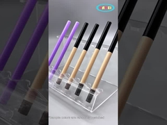 L' éyeliner liquide professionnel et le maquillage du tube de lèvres