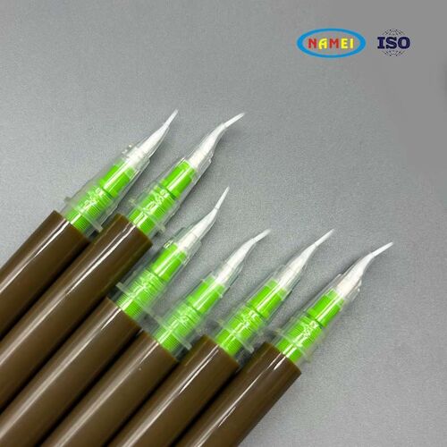 Derniers blogs de l'entreprise sur Pourquoi un eye-liner à pointe courbée résout tous les problèmes de Wing Liner