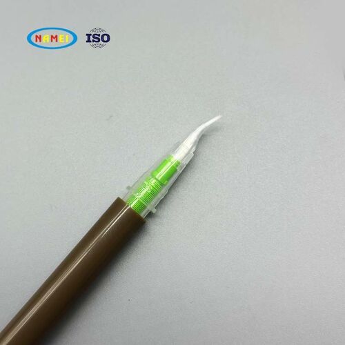 Derniers blogs de l'entreprise sur Pourquoi un eye-liner à pointe courbée résout tous les problèmes de Wing Liner