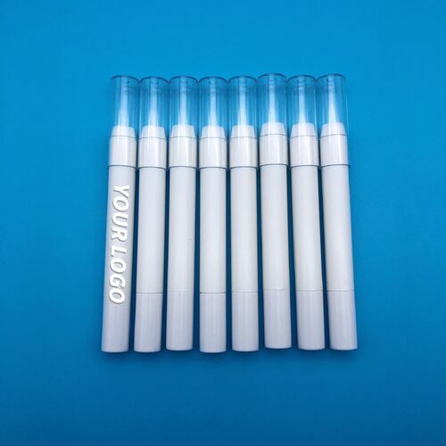 Dernières nouvelles de l'entreprise Tube de stylo cosmétique vide à torsion mince avec capuchon transparent, solutions d'emballage personnalisées pour la création d'ensembles de maquillage