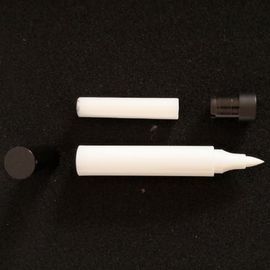 OEM différent de styles de l'utilisation 4ml de noir de crayon facile d'eye-liner avec l'astuce de fibre