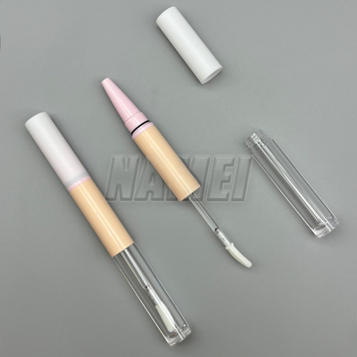 Un bon prix. Vente à chaud de l'usine Étiquette privée Lip Glaze Lip Liner 2-en-1 Lipliner crayon Tubes Lip Liner Contenant en ligne