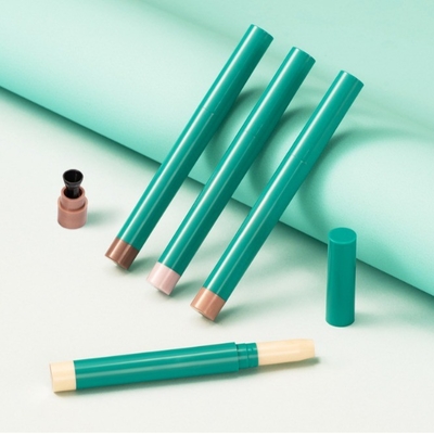Un bon prix. Un stylo à l'ombre personnalisé pour les yeux avec éclairage à vide. en ligne