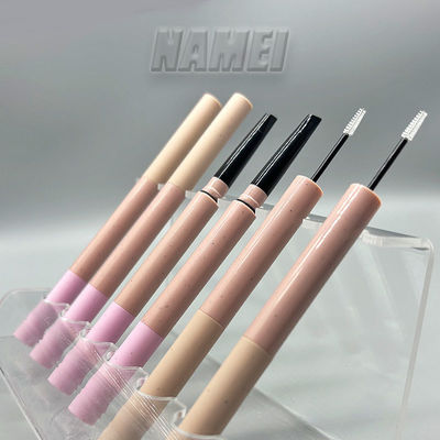 Un bon prix. Crayon de sourcil automatique avec appliquant de pinceau en ligne