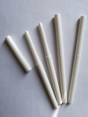 Un bon prix. Crayon végétalien sans cruauté pour le contourage des lèvres en ligne