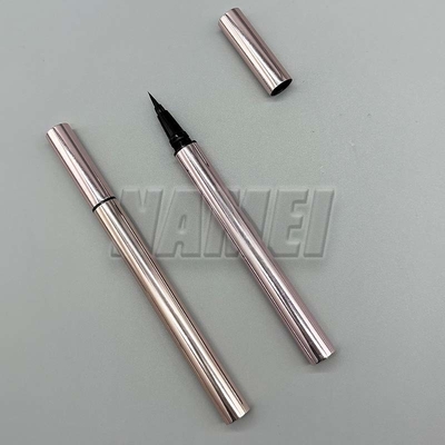 Un bon prix. Emballement vide de l' eyeliner personnalisé Container de stylo à perles de balancement liquide de l' eyeliner en ligne