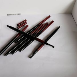 Un bon prix. Un crayon de sourcil imperméable personnalisable, un crayon de sourcil noir avec pinceau en ligne