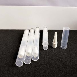 Un bon prix. Nouveau matériau en PP rouge à lèvres Lumière pour les lèvres, tubes pour les lèvres en ligne