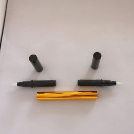 Un bon prix. Des crayons de couleur en plastique. en ligne